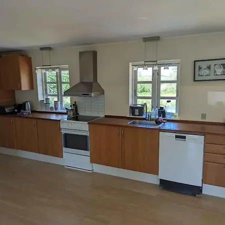 Cozy Country Estate In بيت للعطل *